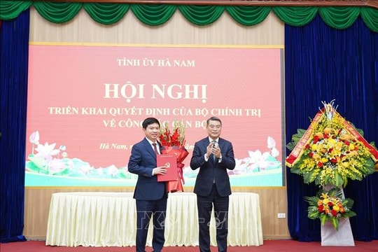 Công bố quyết định của Bộ Chính trị chuẩn y chức danh Bí thư Tỉnh ủy Hà Nam