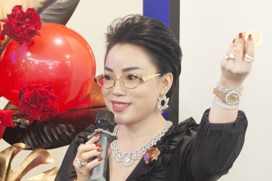 Khởi tố nữ Chủ tịch Coco Lee Diamond vì sử dụng vàng thỏi giả để bán