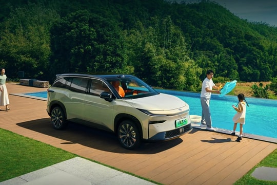 SUV điện của Toyota nhận vạn đơn hàng chỉ trong 60 phút