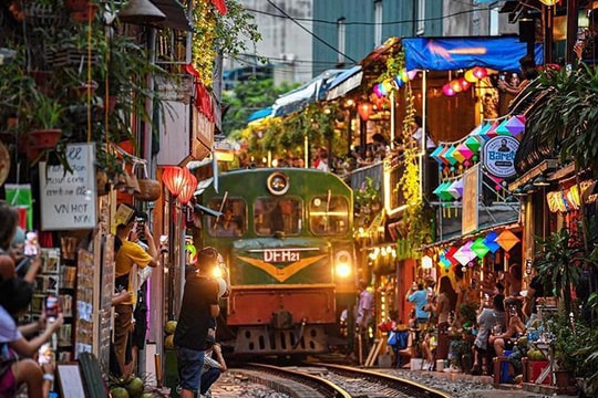 Hà Nội yêu cầu quản lý chặt chẽ, xóa bỏ hoạt động 'cà phê đường tàu'