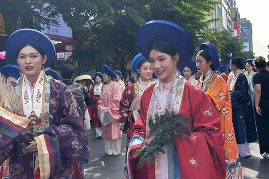 Wall Street English Việt Nam cùng giới trẻ Việt lan toả tình yêu văn hoá dân tộc