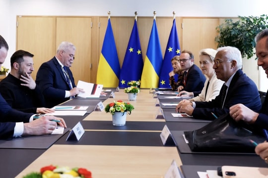 Liên minh châu Âu 'tiến thoái lưỡng nan' trong cuộc chiến Nga - Ukraine