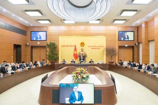 Ủy ban Thường vụ Quốc hội cho ý kiến về dự án Luật Đường sắt (sửa đổi)