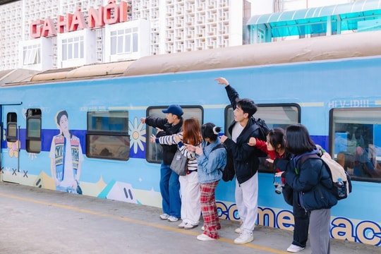 Việt Nam đón chào B.I theo cách đặc biệt nhất: Chuyến tàu fan K-pop đầu tiên