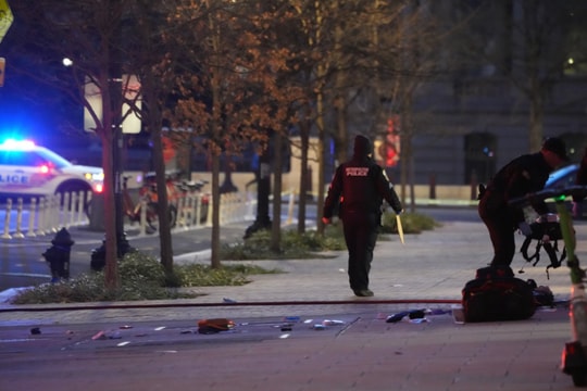 Mật vụ Mỹ bắn người đàn ông có vũ trang gần Nhà Trắng