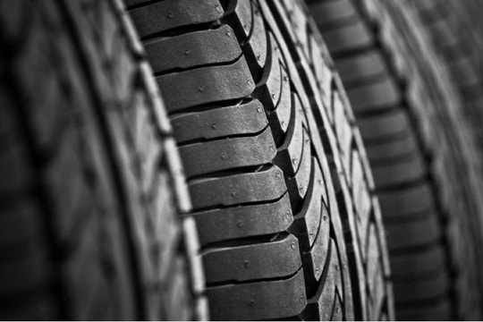 Lý do lốp xe có những vạch nhỏ mà bạn chưa biết