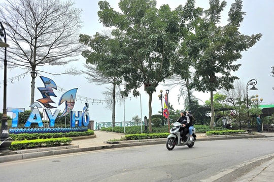 Cận cảnh khu vực dự kiến xây cầu cạn mở rộng đường ven Hồ Tây