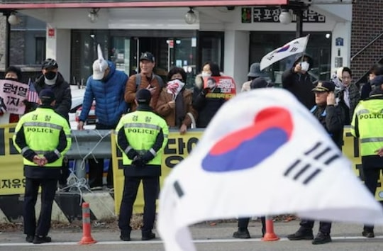 Cảnh sát được triển khai trước phán quyết về Tổng thống bị luận tội Hàn Quốc