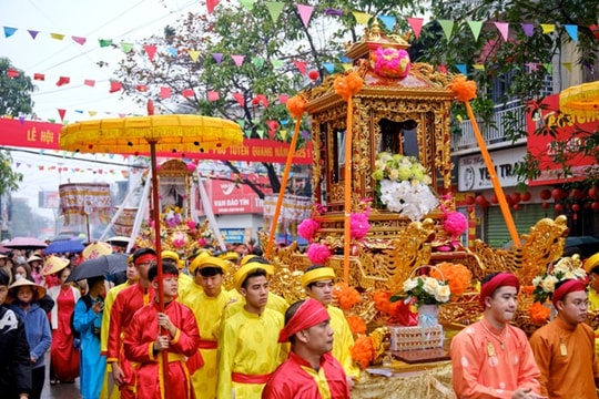 Lễ hội đền Hạ - đền Thượng - đền Ỷ La tôn vinh tục thờ Mẫu của người Việt