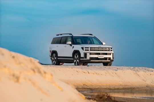 Hyundai Santa Fe 'xả kho' giảm giá cả trăm triệu đồng tại đại lý