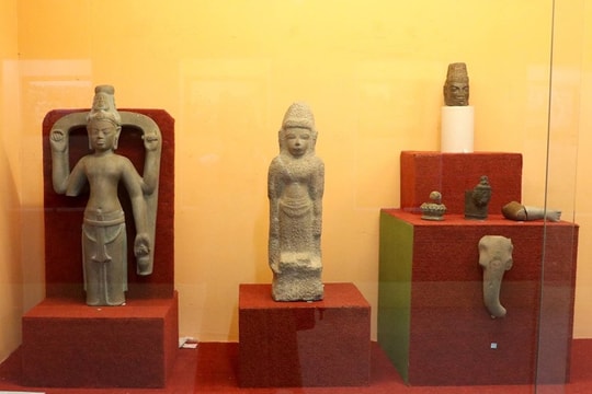 Bình Thuận 'siết' công tác bảo vệ bảo vật quốc gia tượng Avalokitesvara Bắc Bình