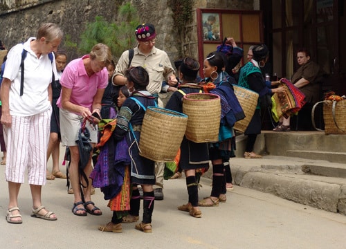 Sa Pa sẽ mạnh tay dẹp bỏ nạn chèo kéo, đeo bám du khách