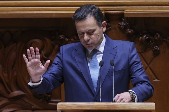 Chính phủ Bồ Đào Nha sụp đổ sau cuộc bỏ phiếu bất tín nhiệm