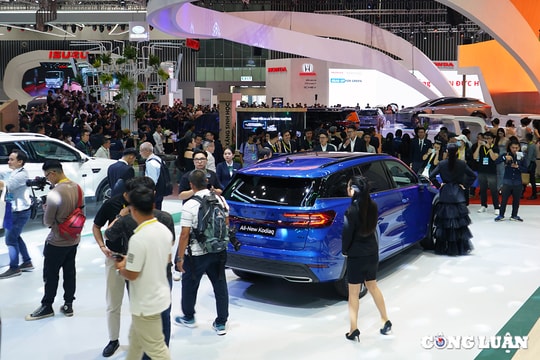 Tiêu thụ ô tô tăng tốc, thị trường đã qua 'vùng trũng'?