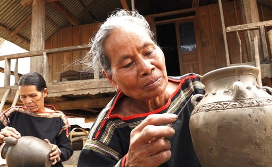 Nghề làm gốm của người M'nông ở Đắk Lắk là Di sản văn hóa phi vật thể quốc gia