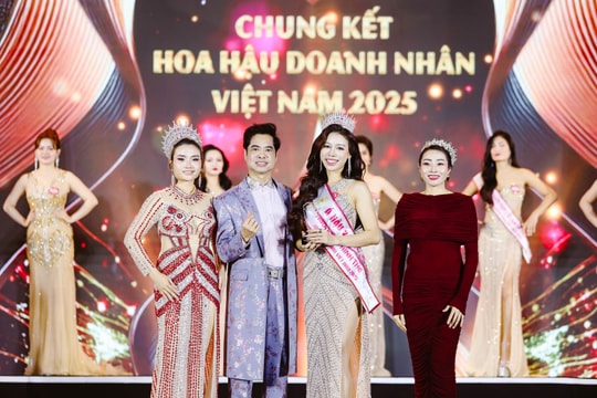 Nhan sắc ngọt ngào của Á hậu Bùi Huyền