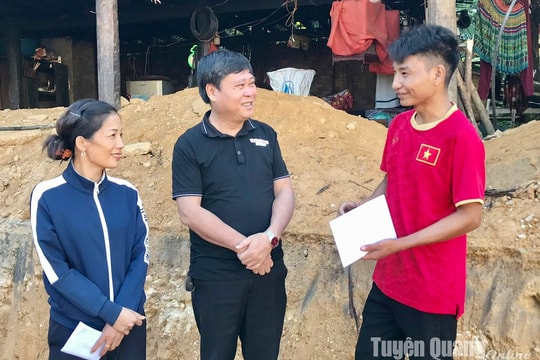 Báo Tuyên Quang phát động ủng hộ chương trình xóa nhà tạm, nhà dột nát