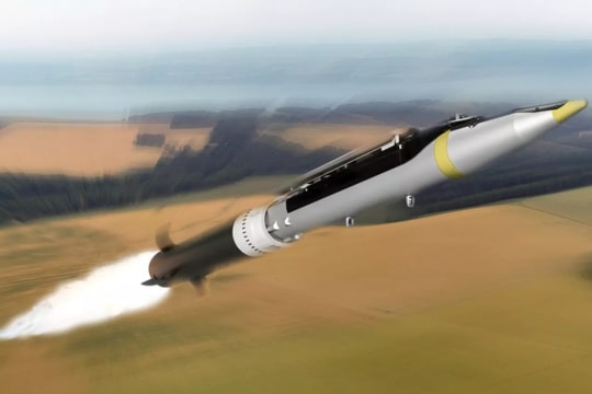 Bom tầm xa của Mỹ hướng đến Ukraine khi nguồn cung ATACMS cạn kiệt