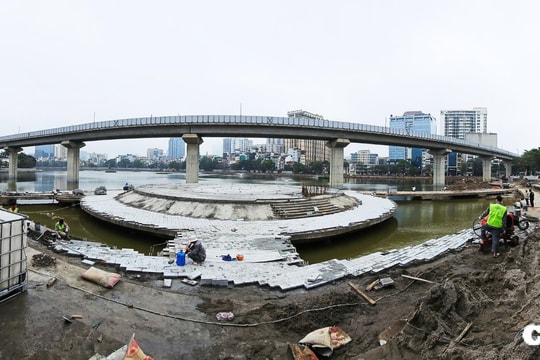 Sân khấu nổi 'độc nhất' ở Hà Nội đang dần lộ hình hài