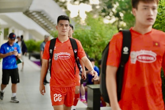 Tiến Linh trở lại luyện tập sau chấn thương