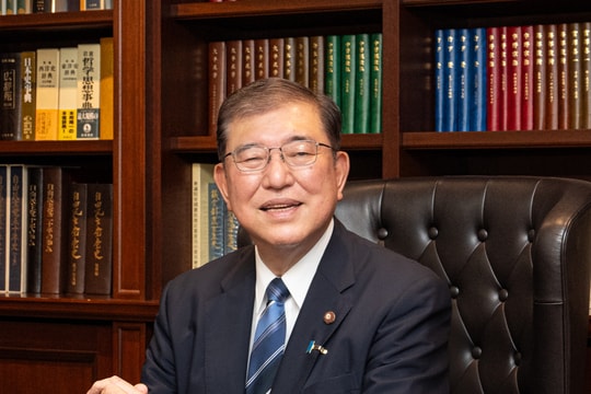 Thủ tướng Nhật Bản xin lỗi sau cáo buộc liên quan đến quà tặng