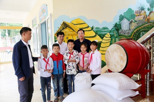 Học sinh dân tộc bán trú, nội trú được hỗ trợ 15 kg gạo/tháng, hưởng không quá 9 tháng/năm học