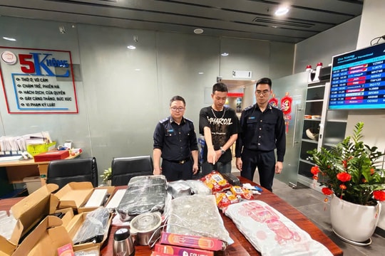 Bắt giữ đối tượng vận chuyển 3,745 kg nghi là cần sa tại sân bay quốc tế Đà Nẵng