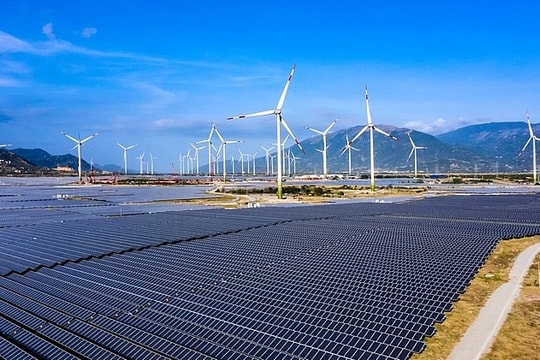 Công ty mua bán điện áp giá điện tạm tính, loạt nhà đầu tư điện tái tạo phản đối