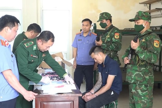 Bắt quả tang đối tượng vận chuyển trái phép ma túy trong bao bì nông sản