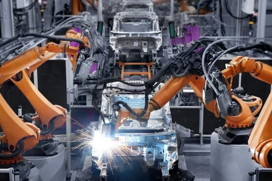 Ngành ô tô đối mặt nguy cơ gián đoạn kéo dài 50%