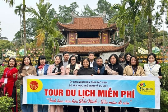 Bắc Ninh: Tăng chuyến vận chuyển tour du lịch miễn phí tham quan các điểm di tích lịch sử - văn hóa