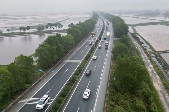 Mở rộng cao tốc Cầu Giẽ - Ninh Bình lên 6 làn xe, đáp ứng nhu cầu vận tải