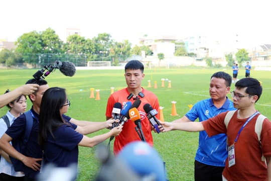 Trung vệ Bùi Tiến Dũng nói gì trước trận giao hữu với đội tuyển Campuchia?