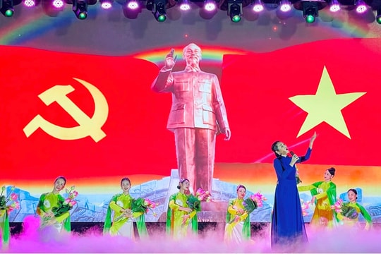 Đặc sắc chương trình nghệ thuật đặc biệt 'Sáng mãi trong tim'