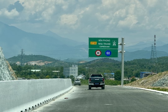 Phấn đấu đưa vào khai thác sớm 70km cao tốc Vân Phong - Nha Trang dịp 30/4