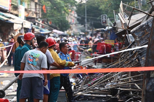 Cháy chợ Thanh Đa (TP HCM): Cơ quan chức năng tiếp tục xử lý khu vực có nguy cơ cháy trở lại