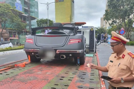 Xử phạt 167 triệu đồng vụ dàn siêu xe ngang nhiên vượt đèn đỏ