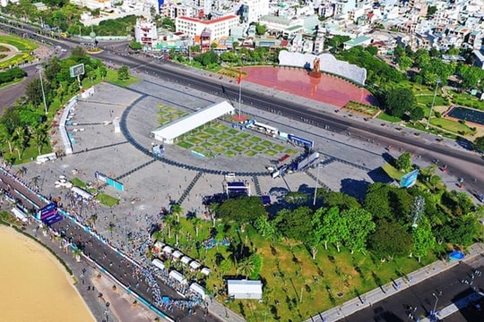 Bình Định bắn pháo hoa kỷ niệm 50 năm Ngày giải phóng