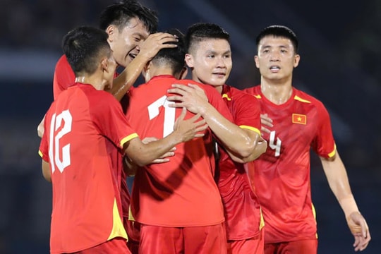 Hai Long và Văn Vĩ ghi bàn, Việt Nam thắng sát nút Campuchia