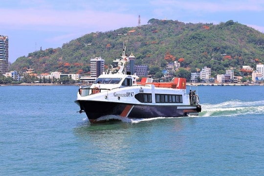 Hàng loạt tàu cao tốc đi Côn Đảo, Phú Quý tạm dừng vì thời tiết xấu