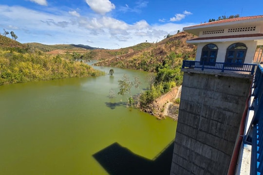 Kon Tum: Hồ chứa nước hơn 550 tỷ đồng lại trễ hẹn, người dân mòn mỏi đợi nước