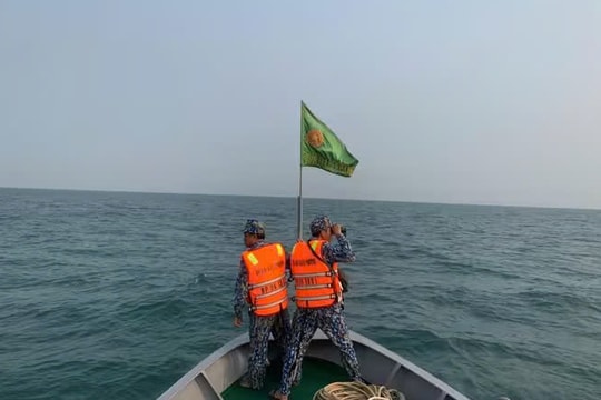 Bộ Quốc phòng điều động tàu chuyên dụng tìm kiếm ngư dân mất tích tại Nghệ An