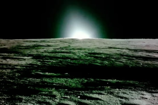 Video và hình ảnh về 'hoàng hôn' trên Mặt trăng