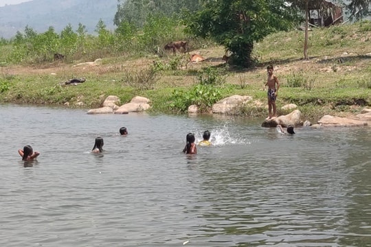 Gia Lai: Đi tắm suối cùng nhóm bạn, một học sinh lớp 5 tử vong