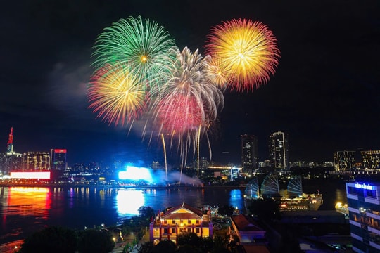 TP HCM đề xuất bắn pháo hoa vào các tối thứ Bảy từ 19/4 – 31/5 chào mừng lễ 30/4