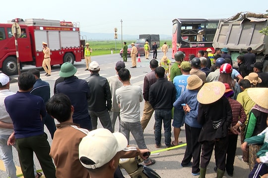 Tai nạn liên hoàn trên Quốc lộ 1 tại Quảng Bình, 8 người bị thương