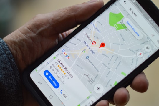 Google kiện mạng lưới lừa đảo, xóa 10.000 doanh nghiệp giả trên Google Maps