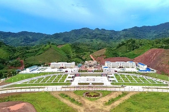 Bài 2: Nậm Pồ không chỉ có đường giao thông...