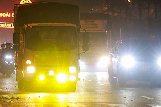 Nguy cơ tai nạn từ việc “độ” đèn xe sai quy định