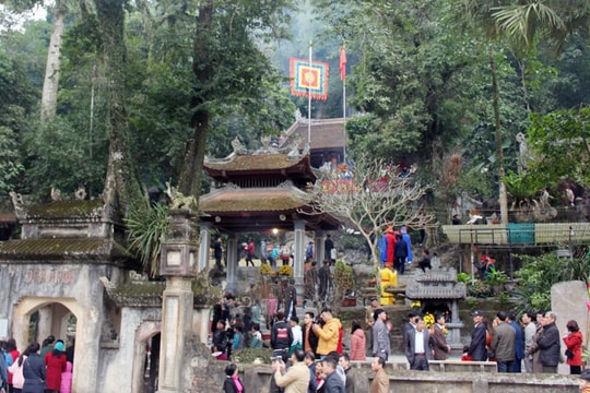 Nóng chuyện trùng tu di tích từ sự việc của đền Đuổm